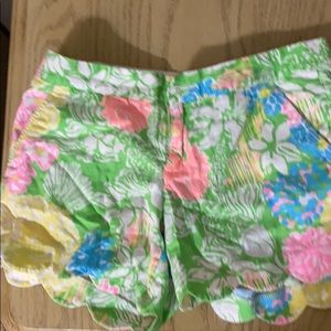 Lily Pulitzer size 2 buttercup short